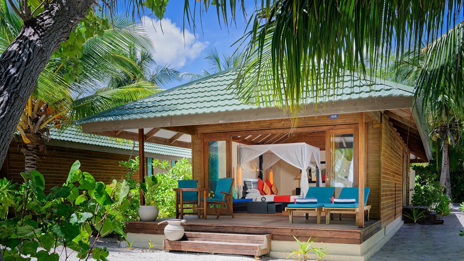 rooms-premium-beach-villa-with-whirlpool