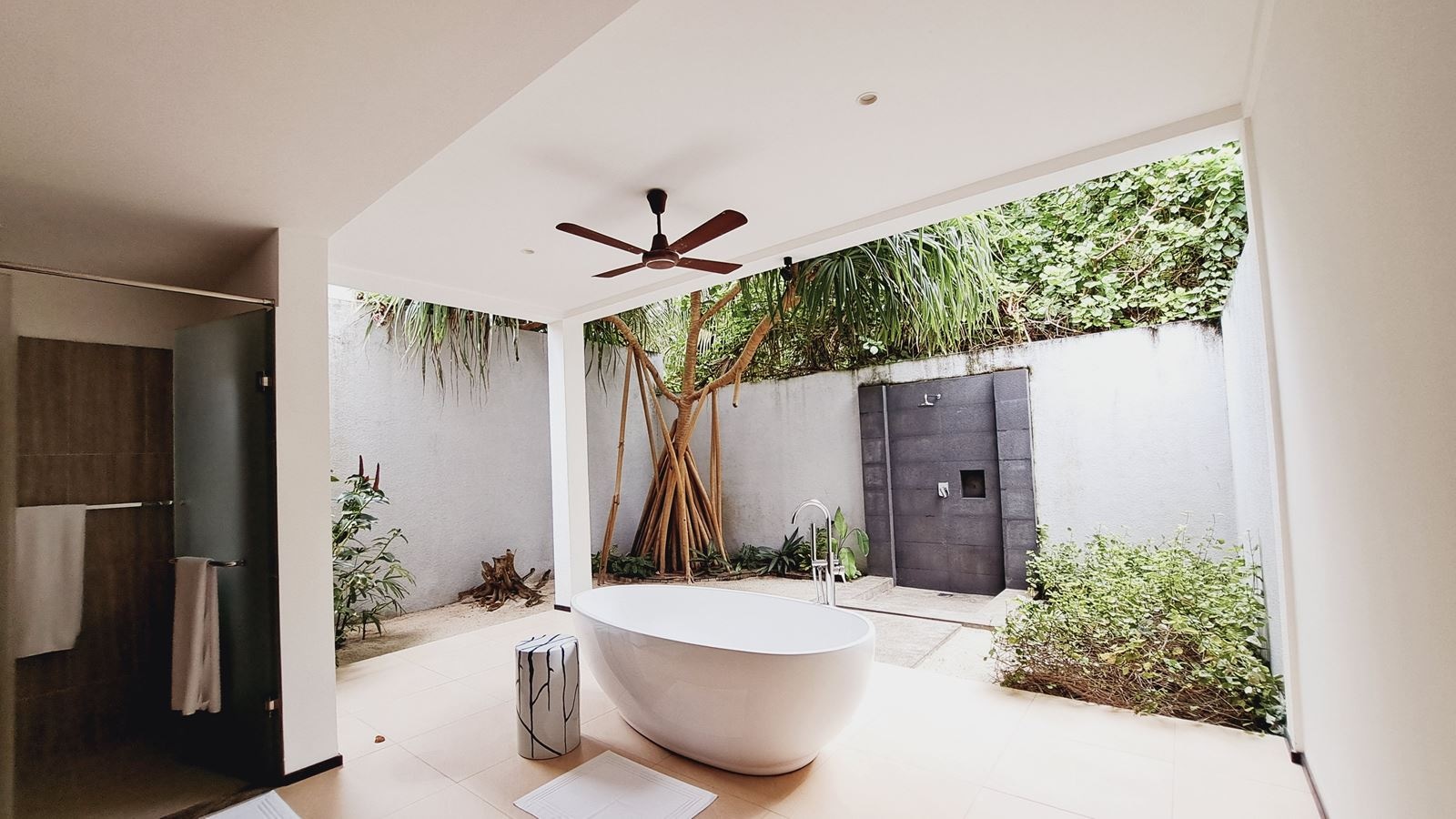 rooms-double-room-superior-sea-view-beach-access--dbls2