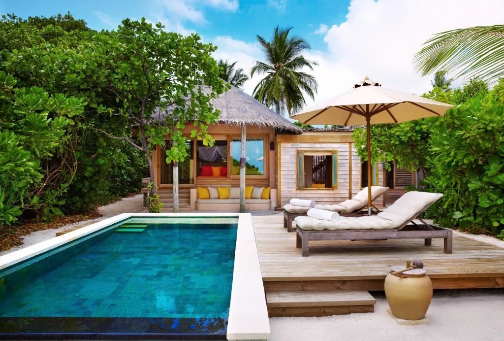rooms-beach-family-villa-with-pool