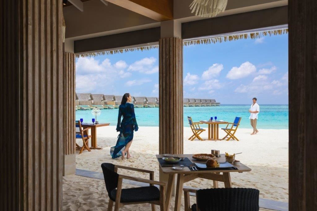 restaurants-dinner-beach-club-restaurant