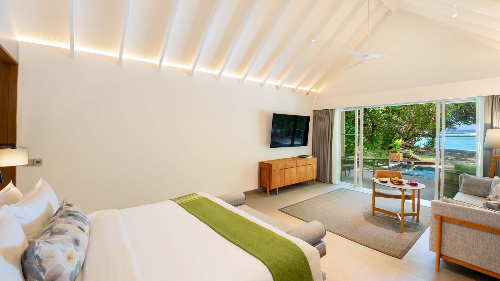 rooms-beach-villa-with-pool