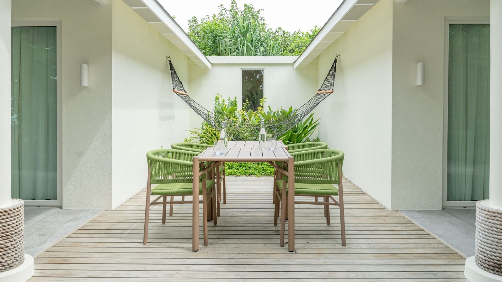 rooms-two-bedroom-family-beach-villa