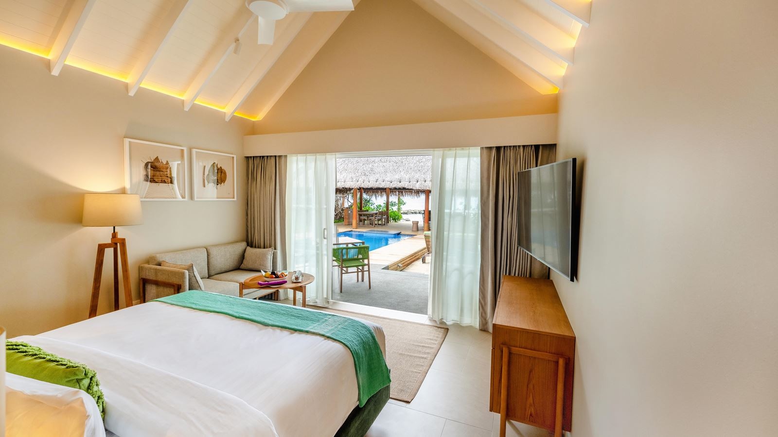 rooms-two-bedroom-family-beach-villa-with-pool