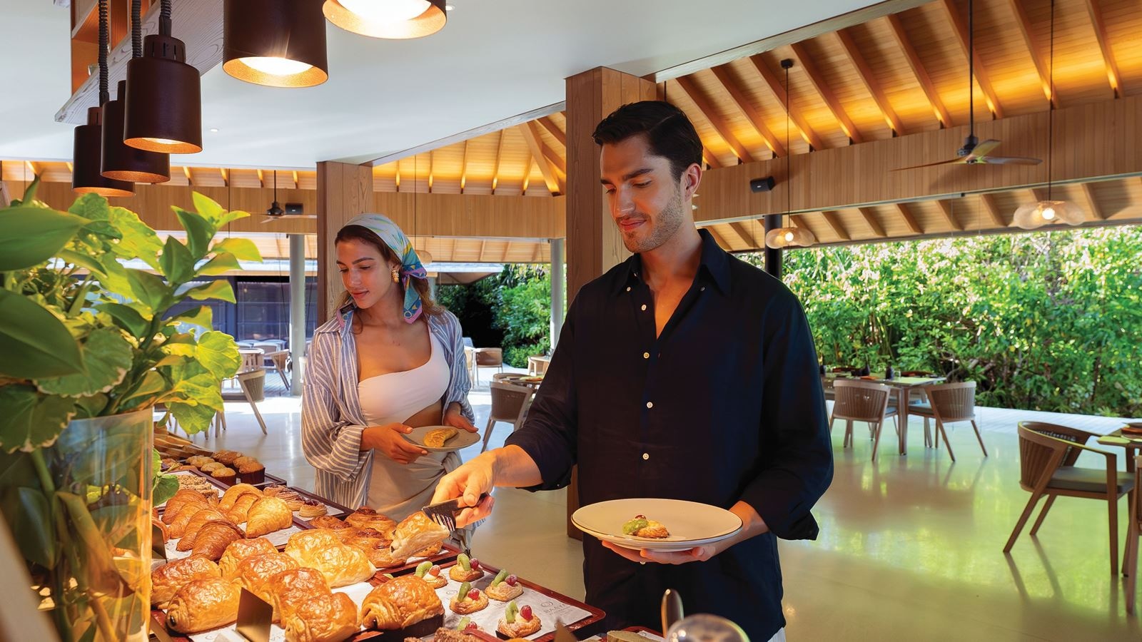 restaurants-raaya-life