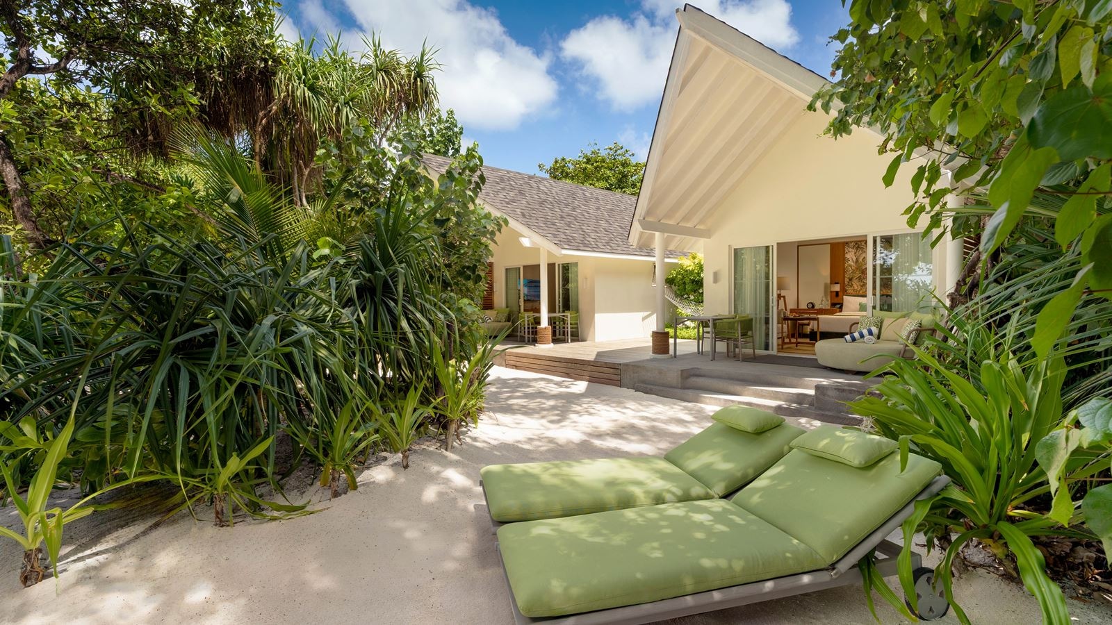 rooms-two-bedroom-family-beach-villa