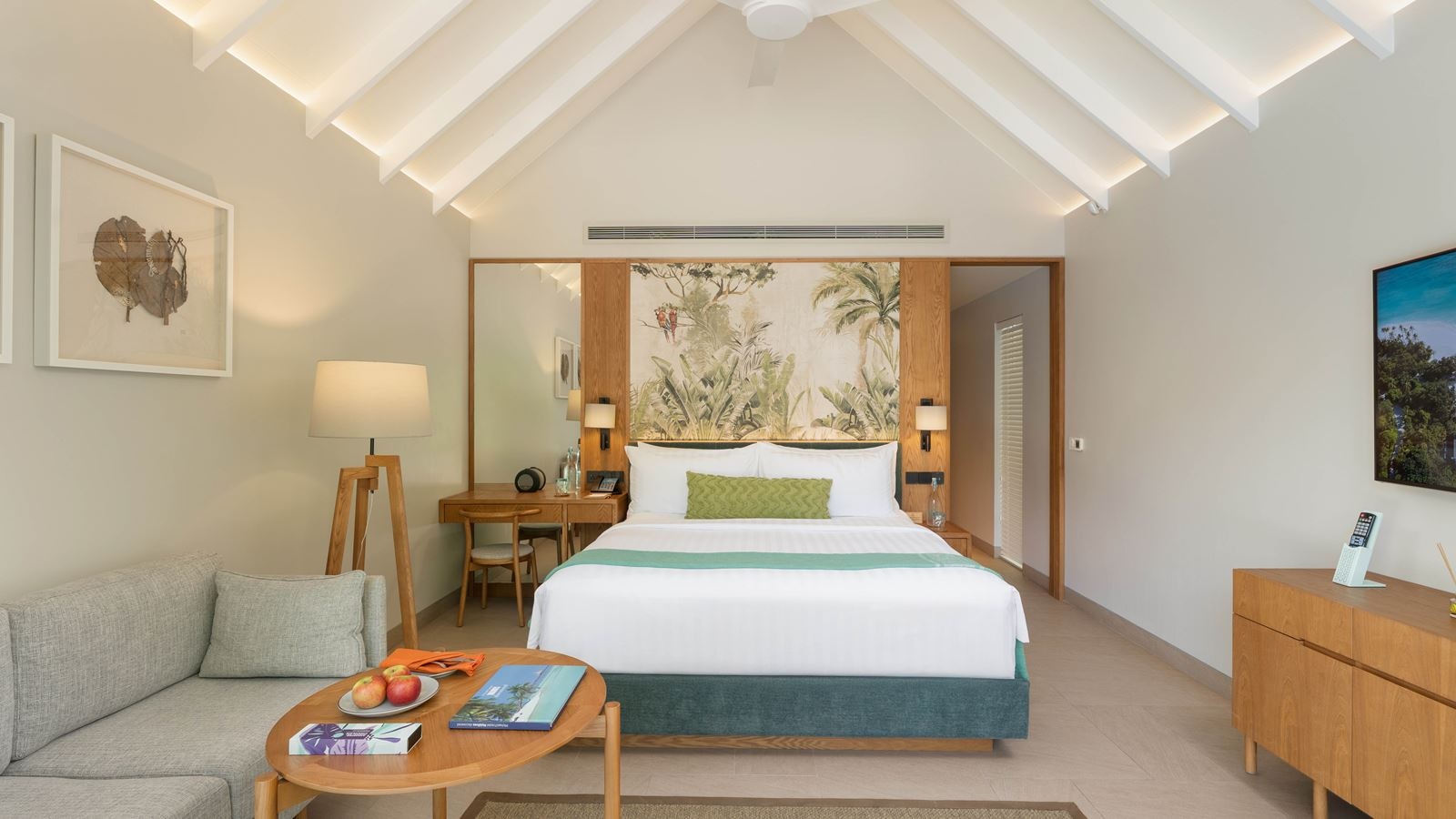 rooms-two-bedroom-family-beach-villa-with-pool