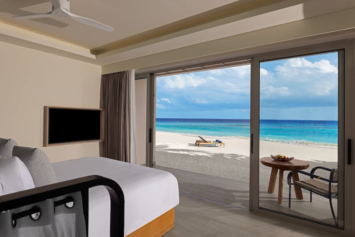 rooms-two-bedroom-beachfront-pavilion