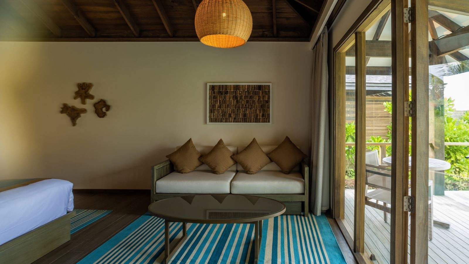 rooms-dheru-beach-pool-villa