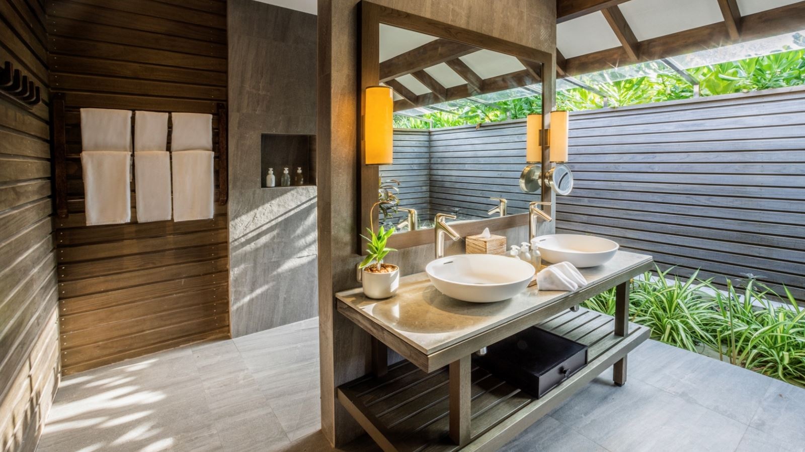 rooms-mabin-beach-pool-villa