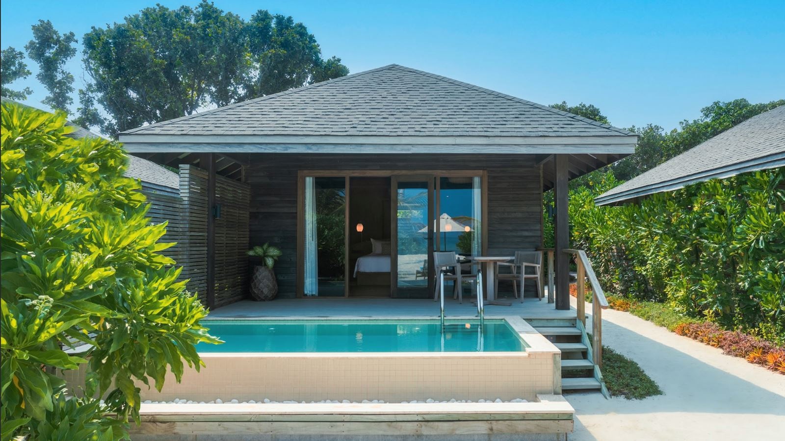 rooms-mabin-beach-pool-villa