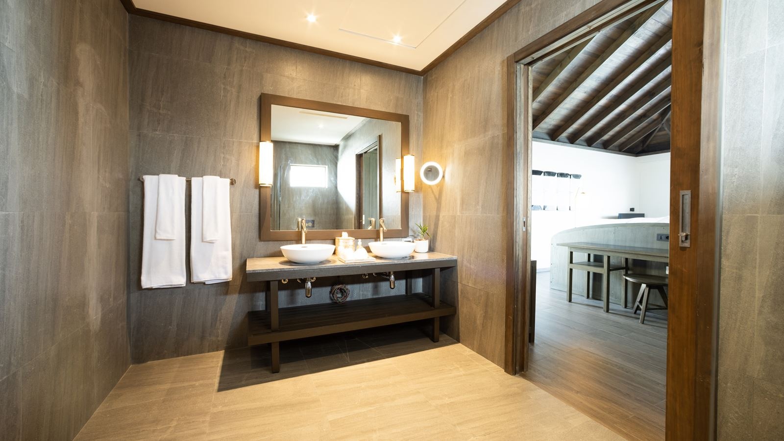 rooms-mabin-water-pool-villa