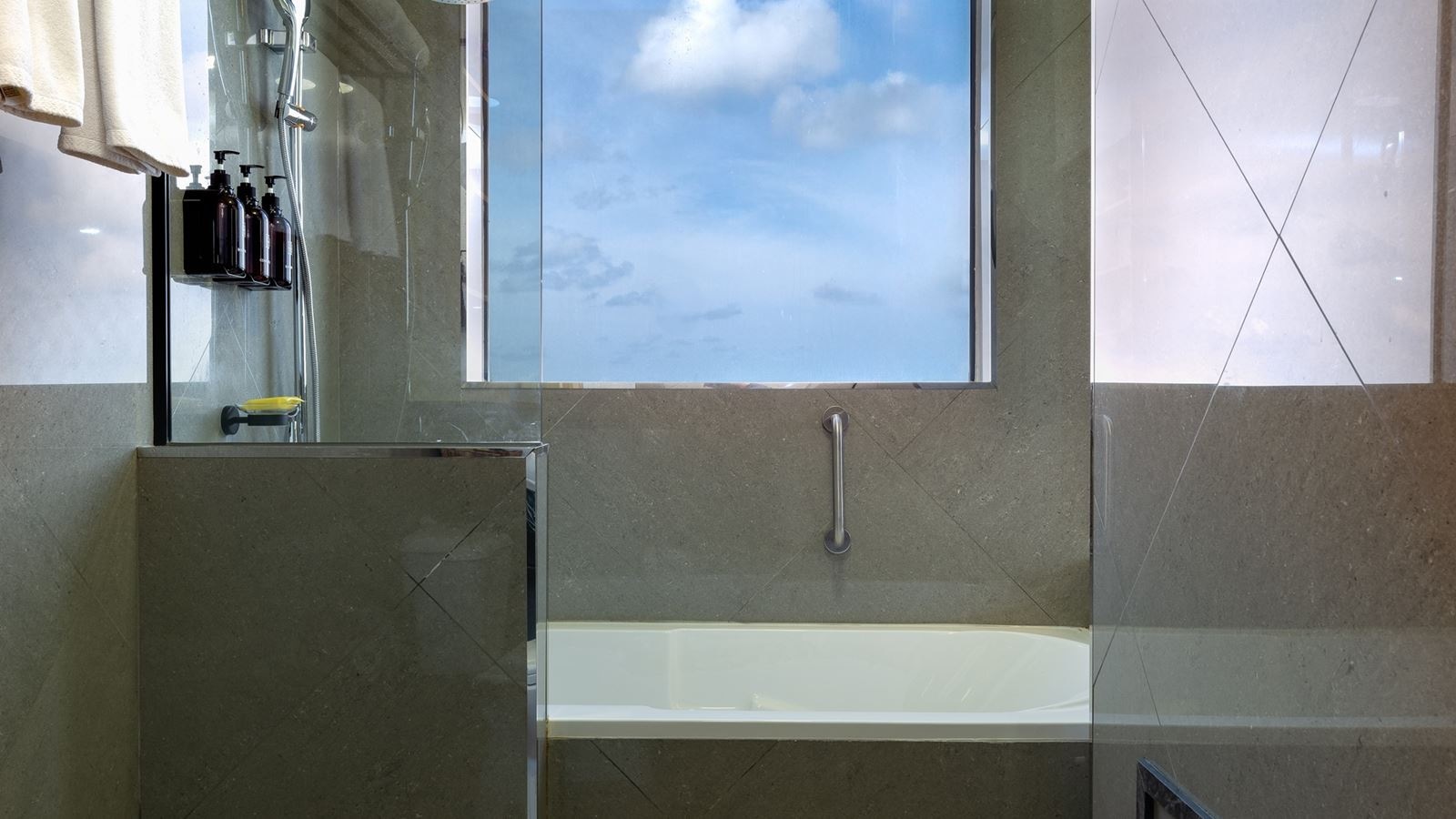 rooms-deluxe-sea-view