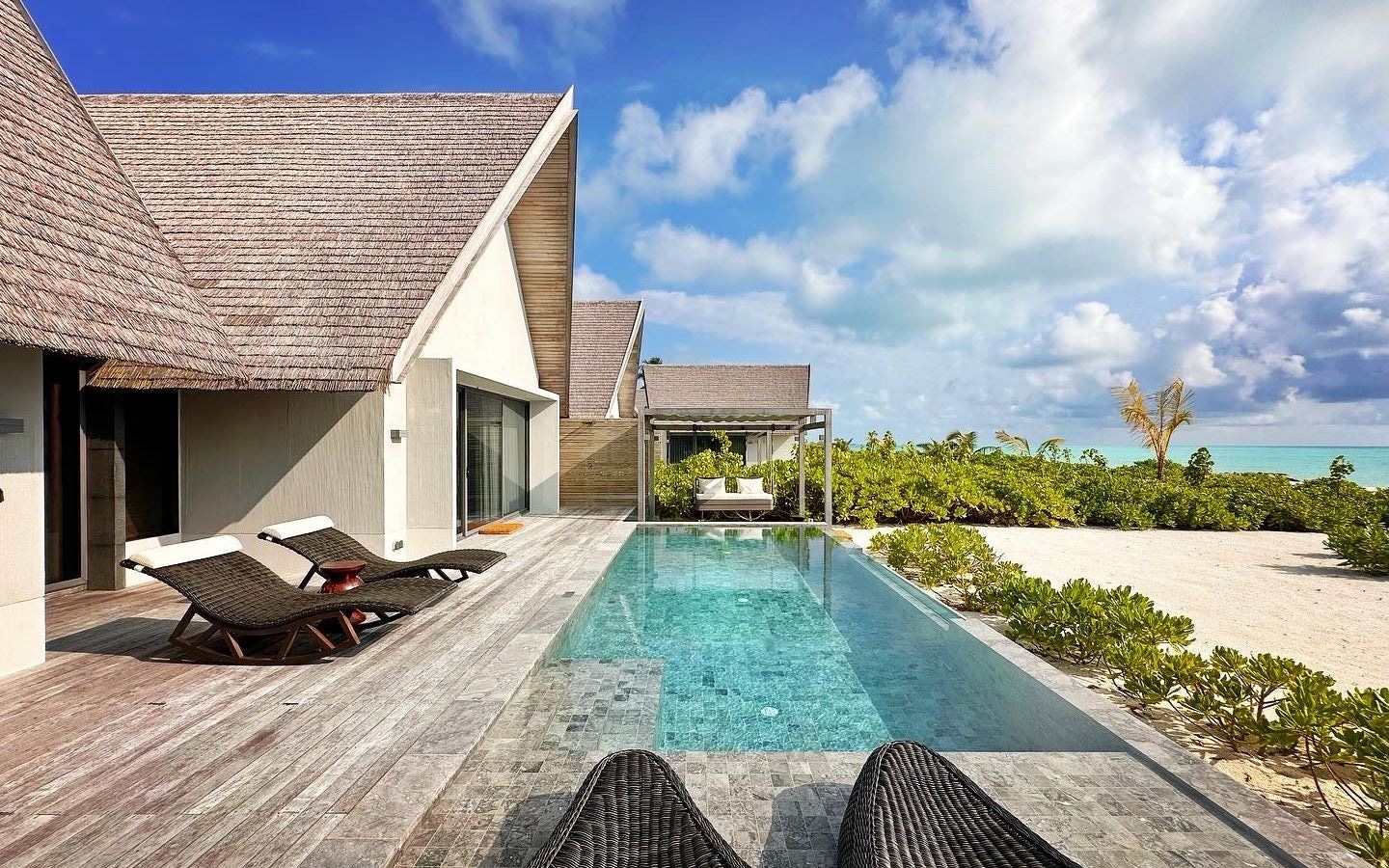 rooms-two-bedroom-serene-beach-pool-villa