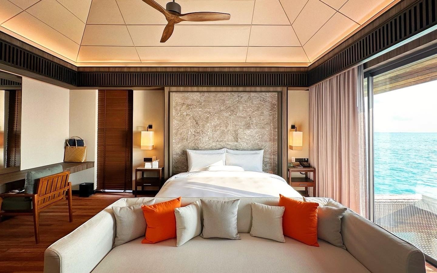 rooms-grand-madifushi-aqua-water-pool-villa