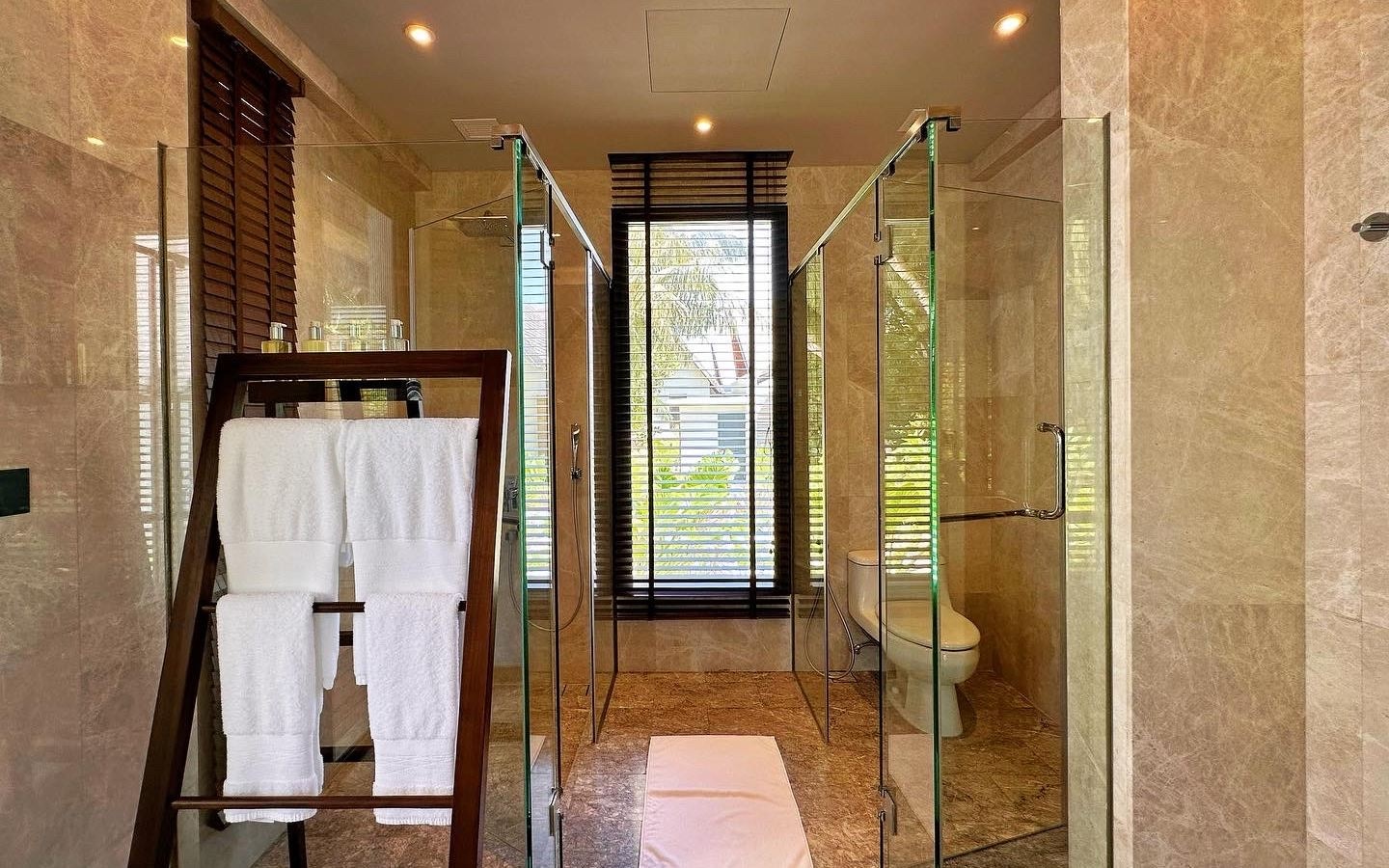 rooms-two-bedroom-serene-beach-pool-villa