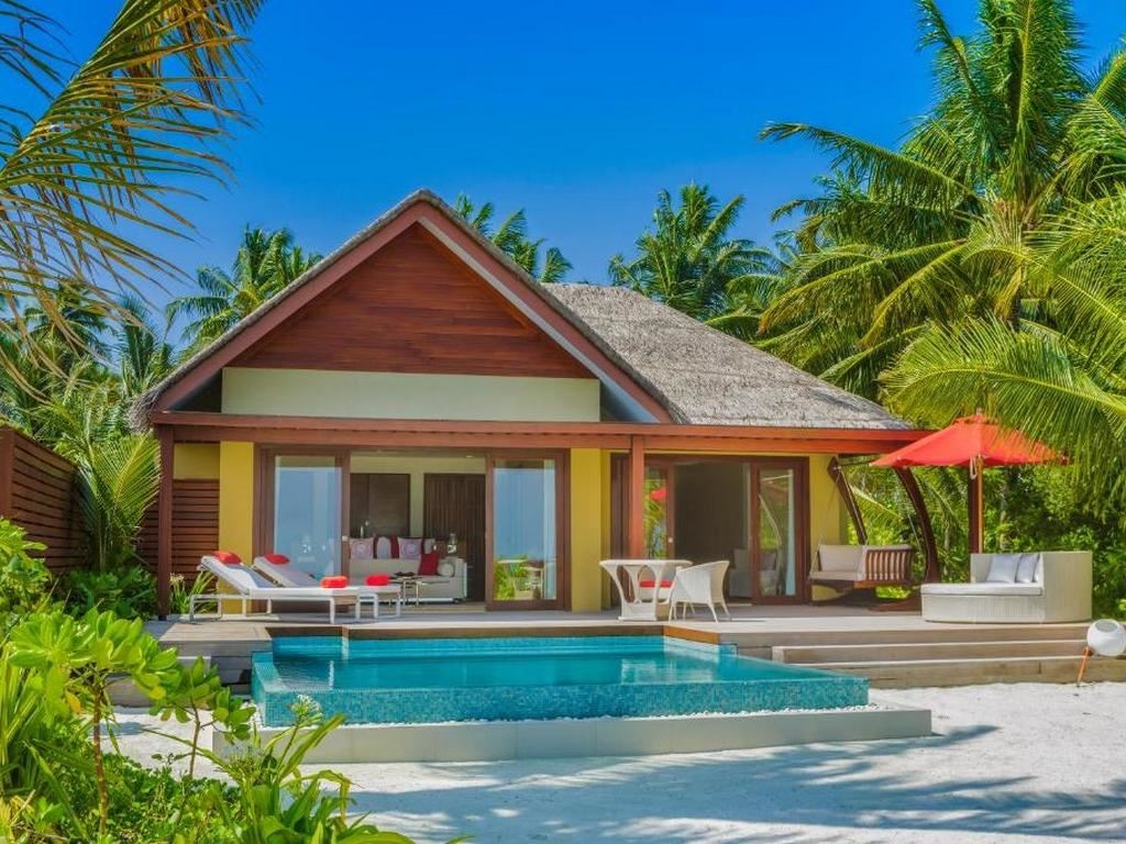 rooms-family-beach-pool-villa