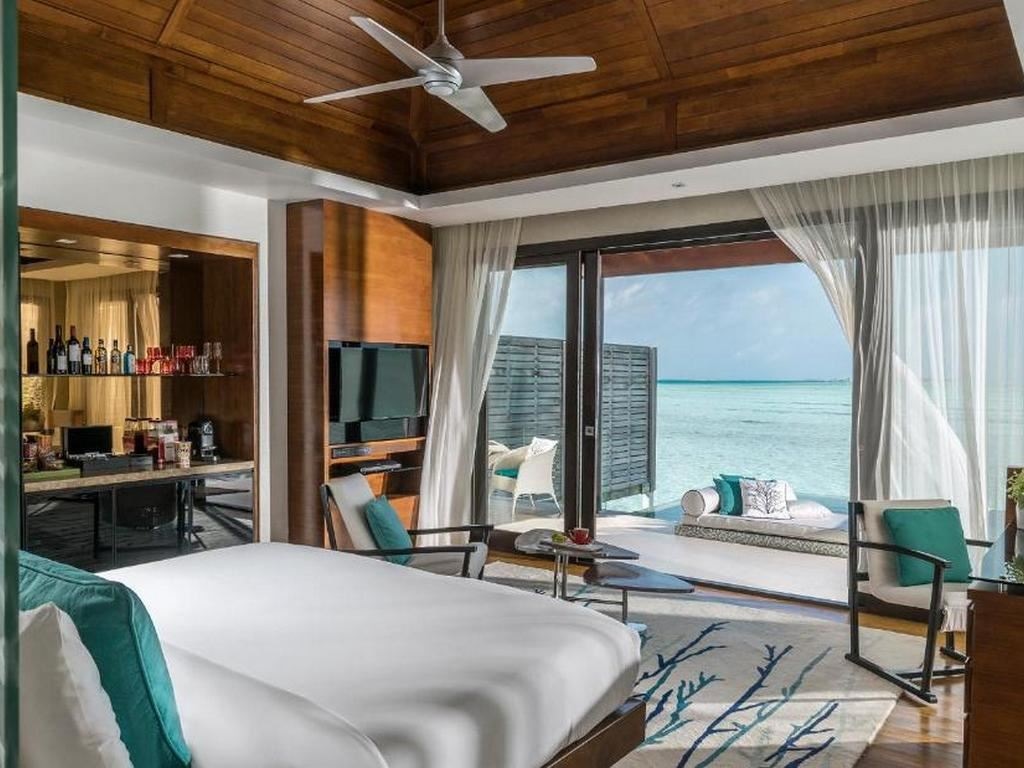 rooms-deluxe-over-water-pool-villa