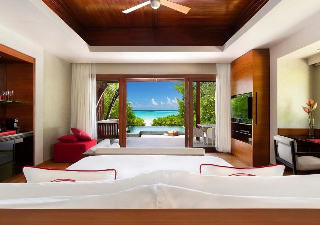 rooms-deluxe-beach-pool-villa