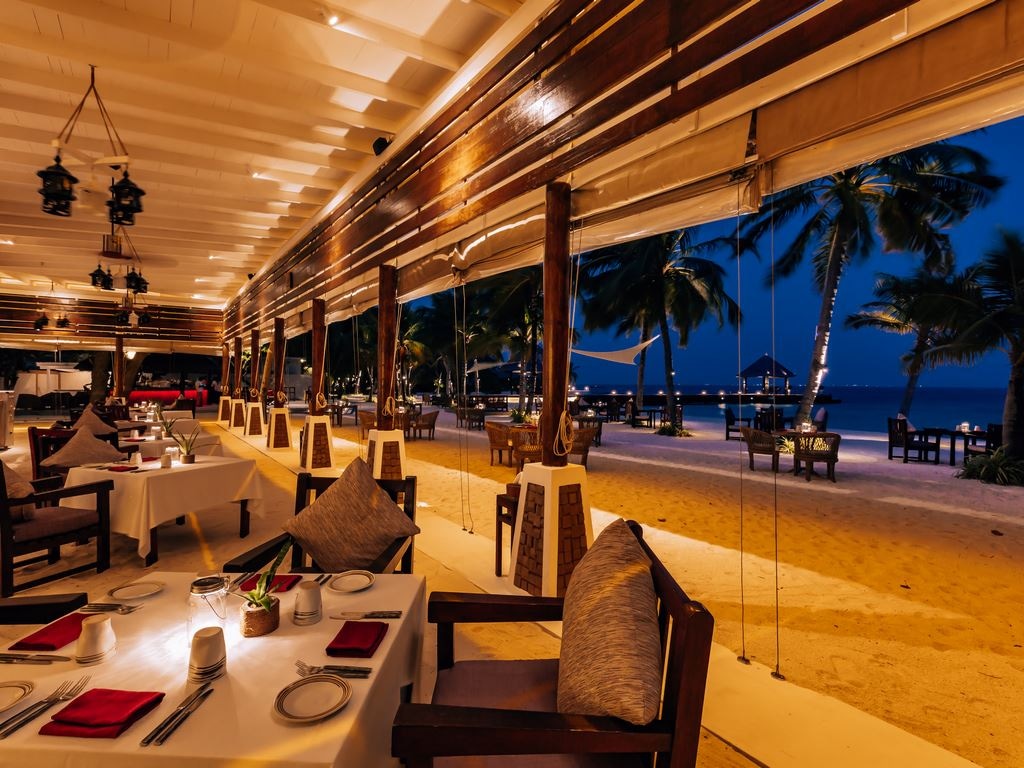 restaurants-sangu-beach