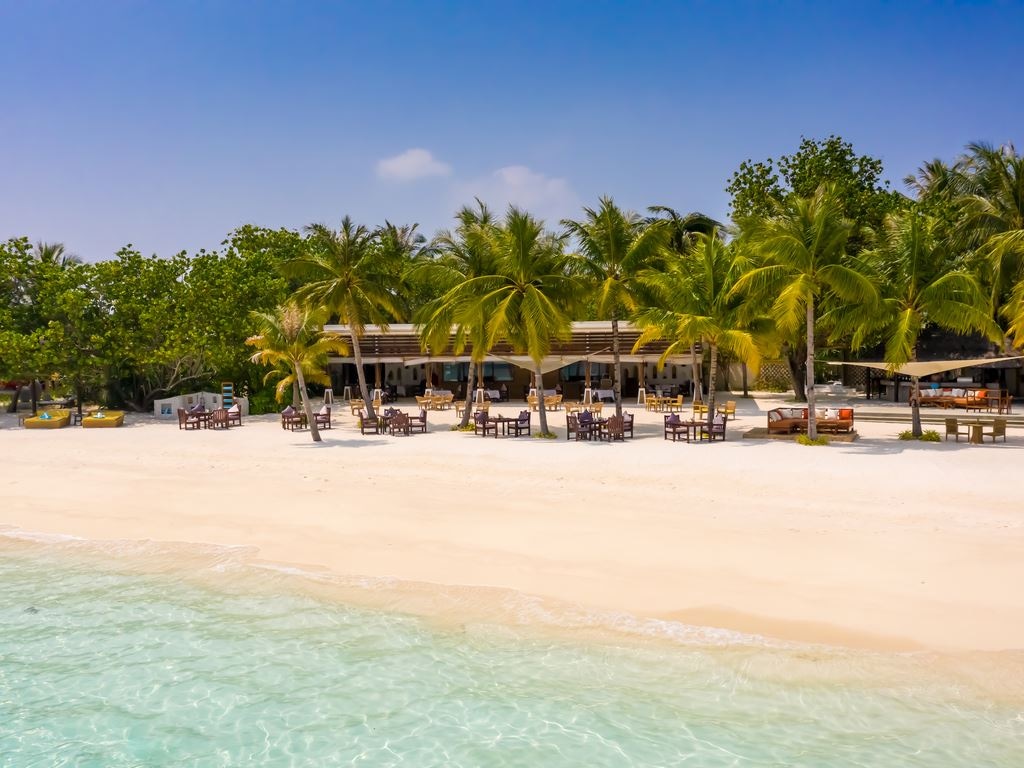 restaurants-sangu-beach