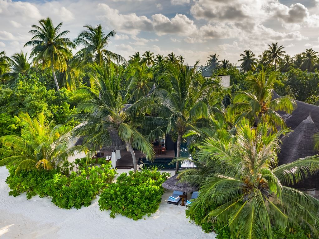 rooms-earth-pool-villa-sunrise