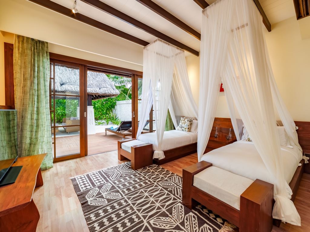 rooms-earth-pool-pavilion