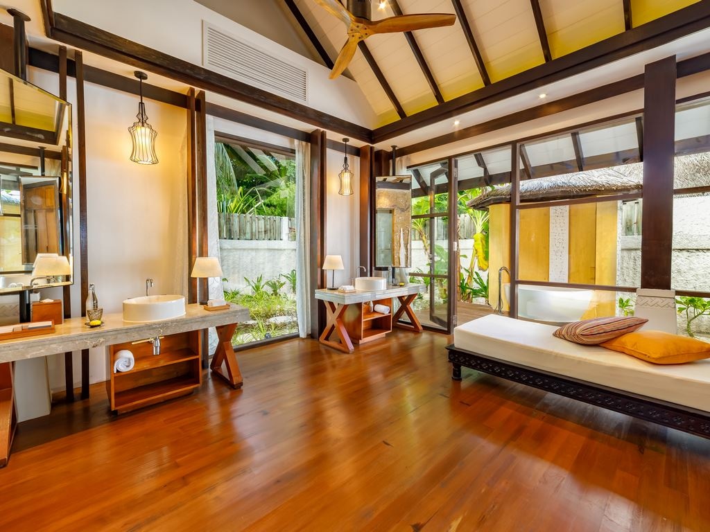 rooms-earth-pool-pavilion