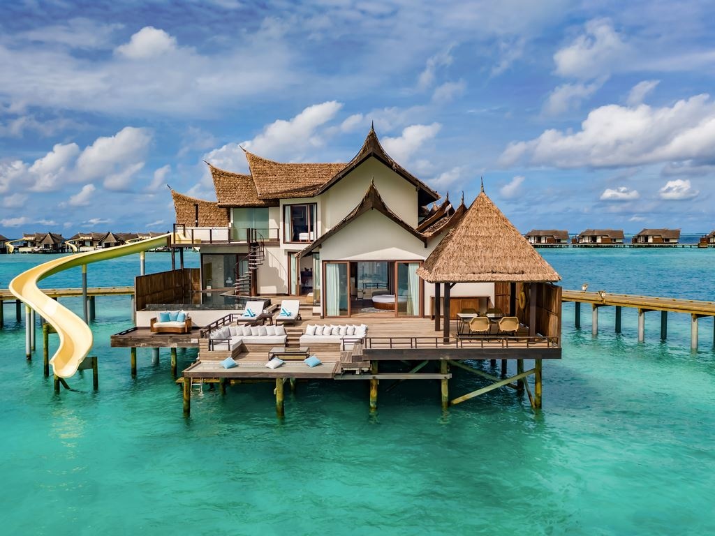 rooms-ocean-pool-reserve-sunset-with-slide-2br