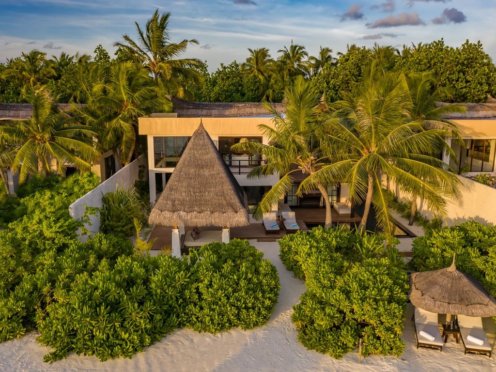 rooms-sunset-earth-pool-reserve