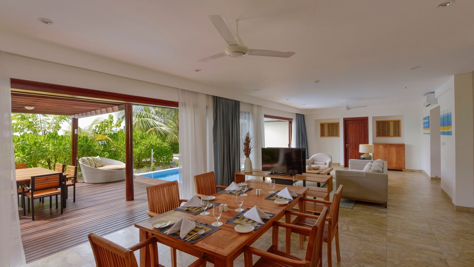 rooms-the-summer-house