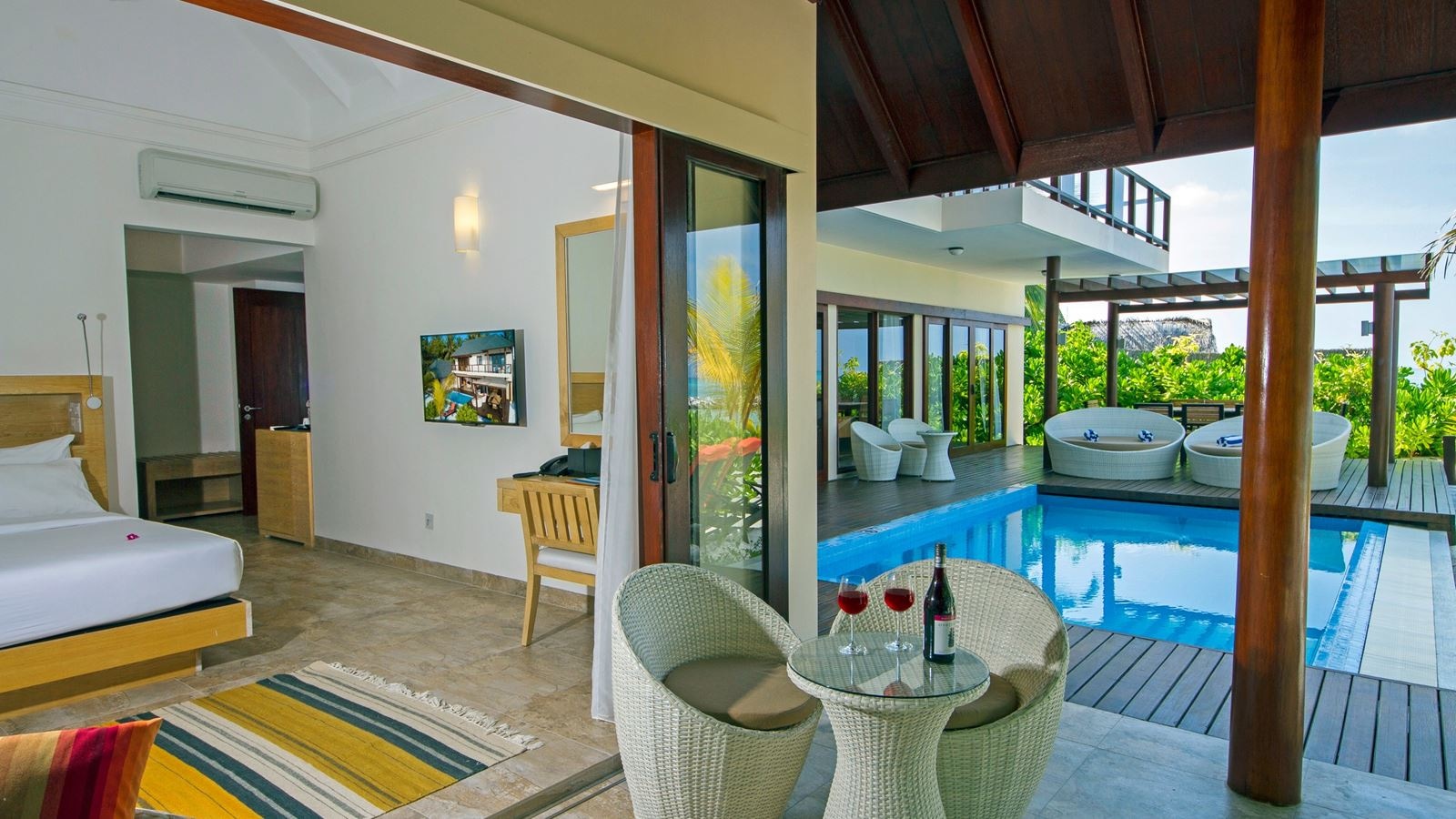 rooms-the-summer-house