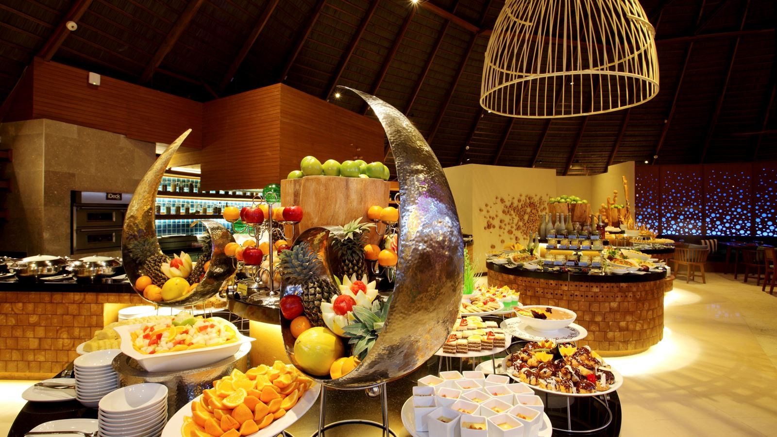 restaurants-oceans-main-dining-venue