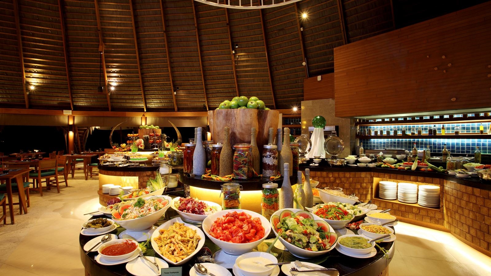 restaurants-oceans-main-dining-venue