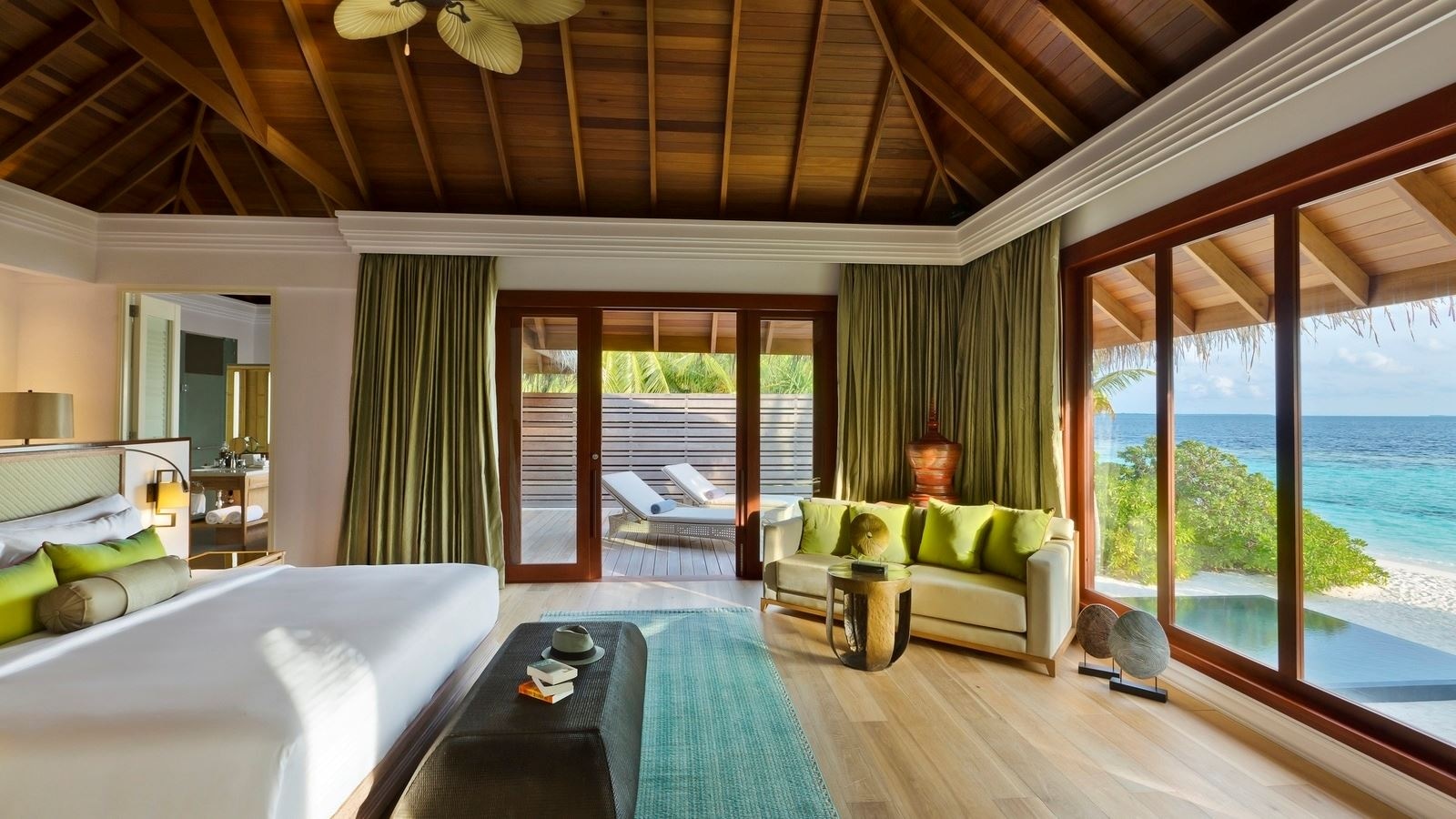 rooms-three-bedrooms-beach-pool-residence