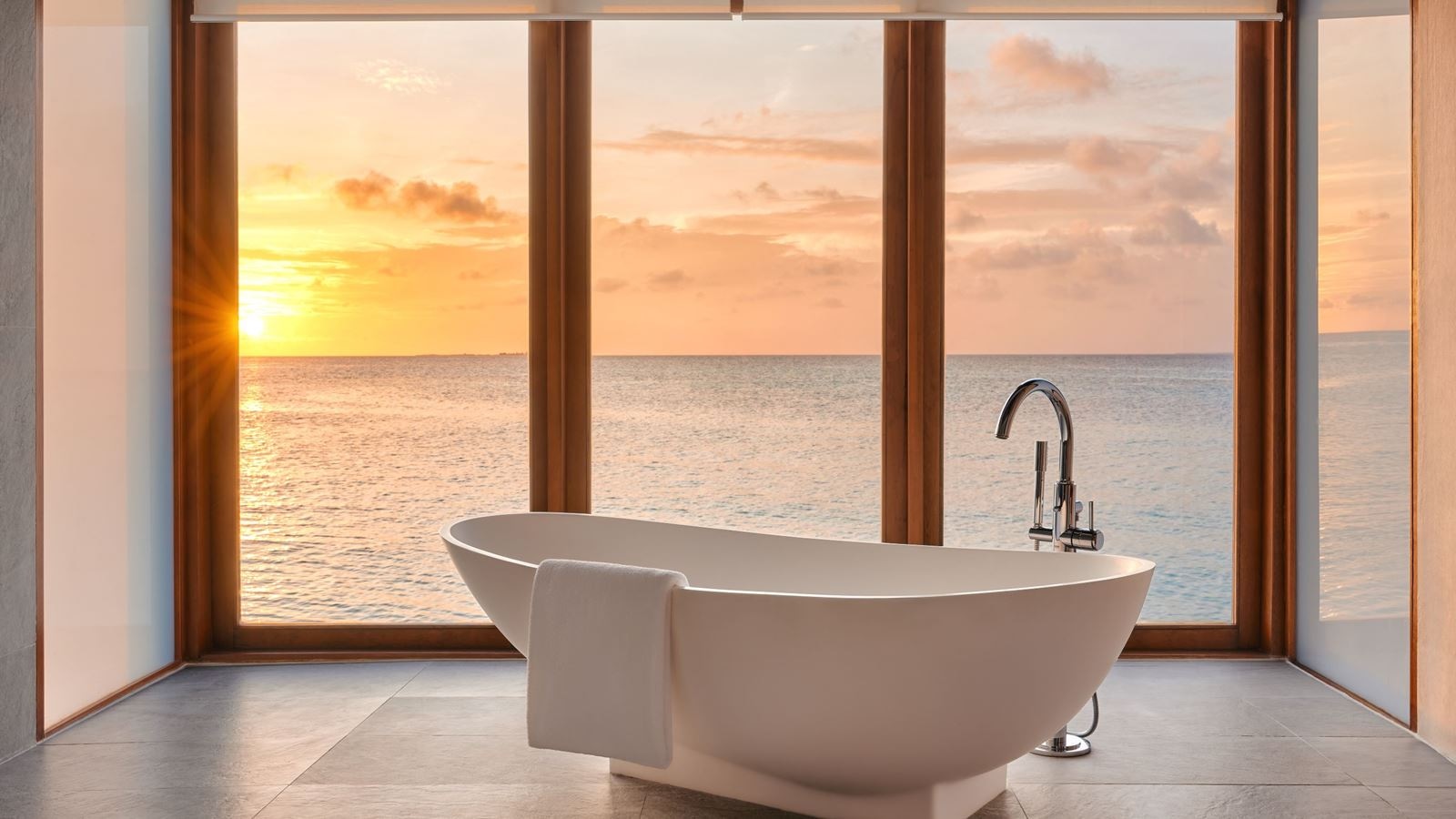 rooms-sunset-overwater-pool-suite