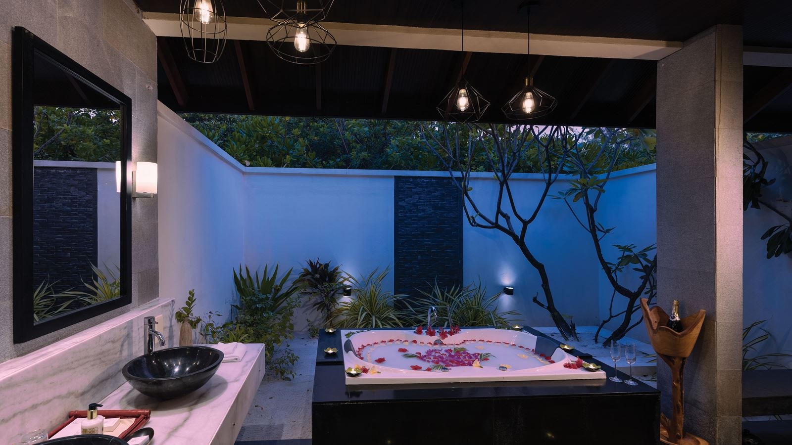 rooms-2-bedroom-sunset-family-beach-villa