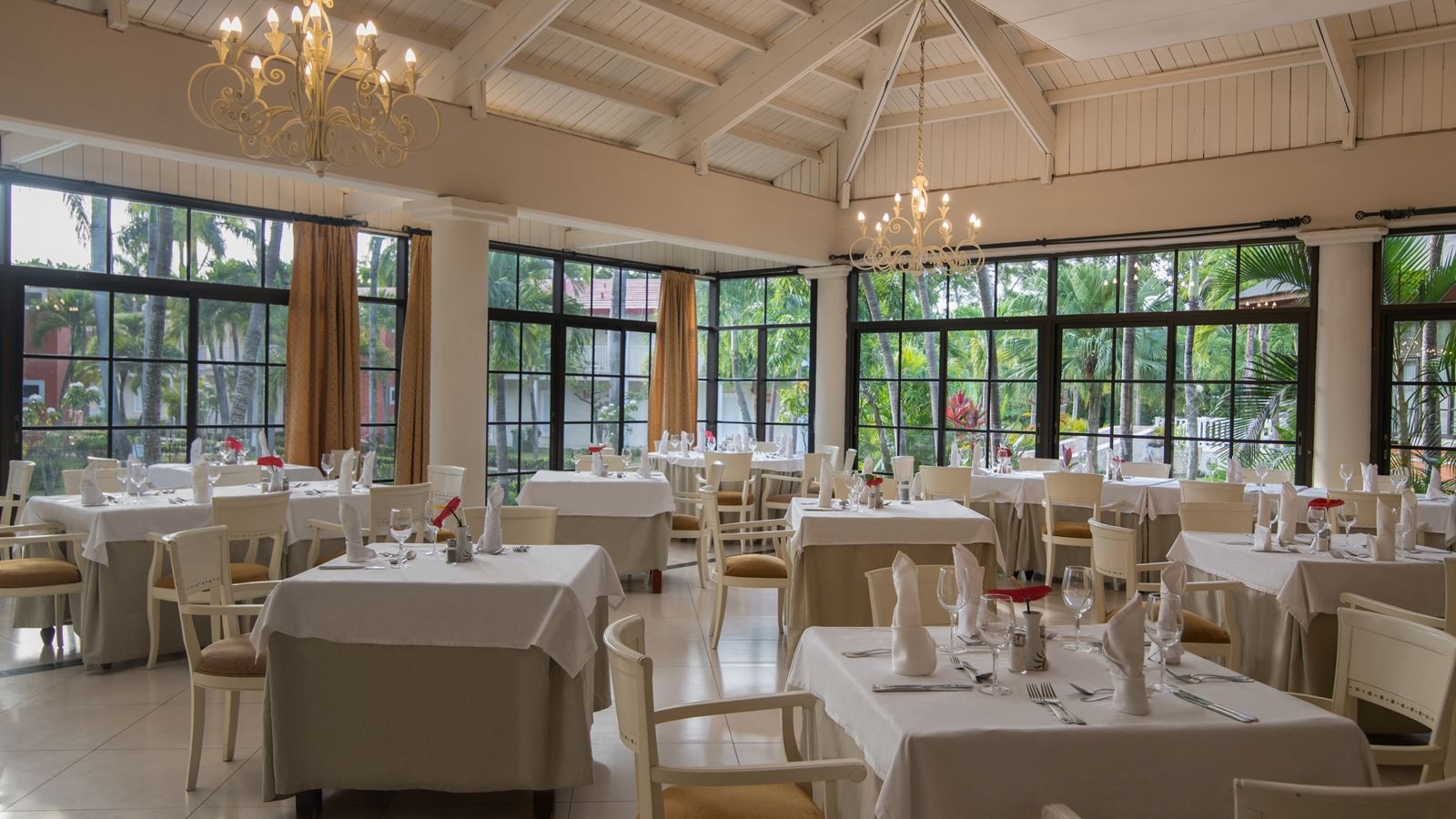 restaurants-orquidea-main-restaurant