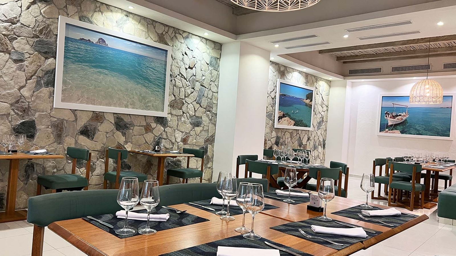 restaurants-mediterranean-restaurant-las-barcas