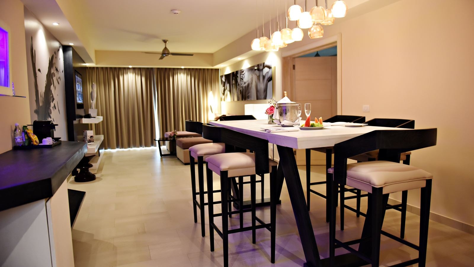 rooms-luxury-presidential-ocean-front-terrace-one-bedroom-suite-diamond-club