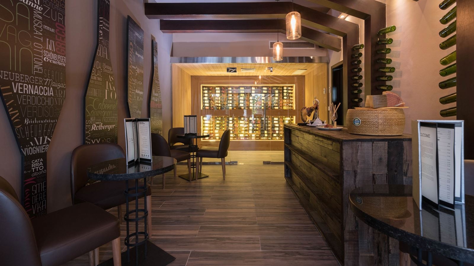 bars-oak-cheese-and-wine