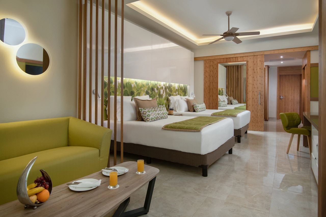 rooms-premium-junior-suite-pool-view