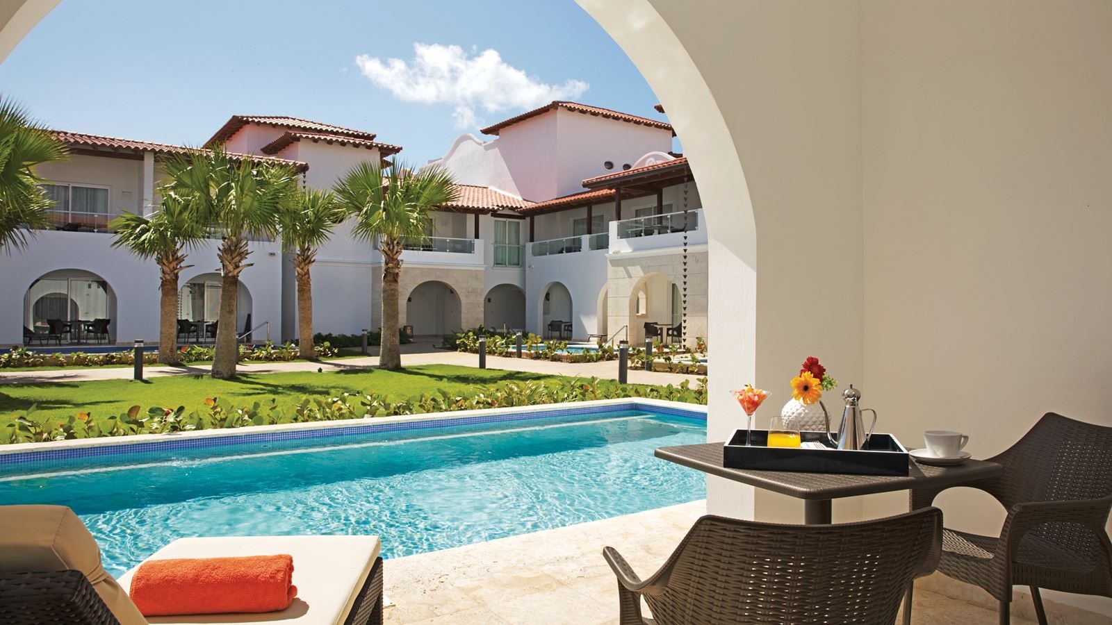 rooms-preferred-club-deluxe-swim-up