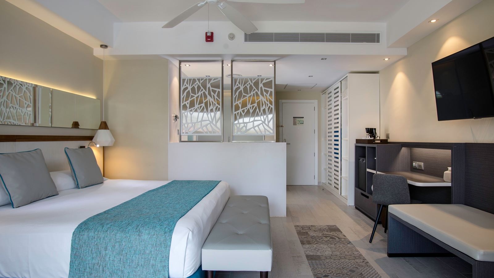 rooms-deluxe-junior-suite