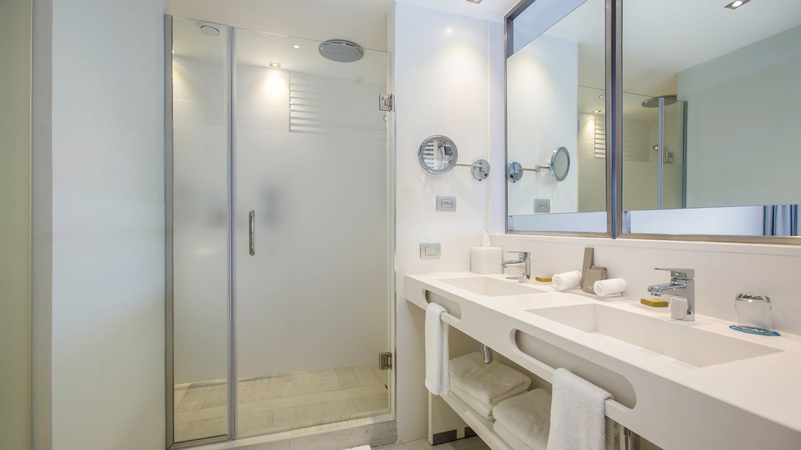 rooms-deluxe-junior-suite