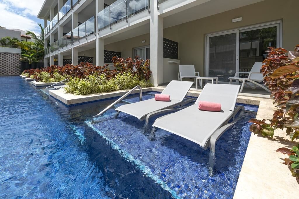 rooms-superior-swim-up