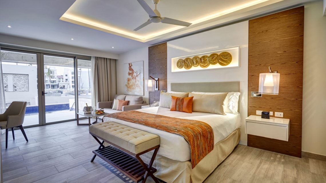 rooms-luxury-junior-suite-swim-out