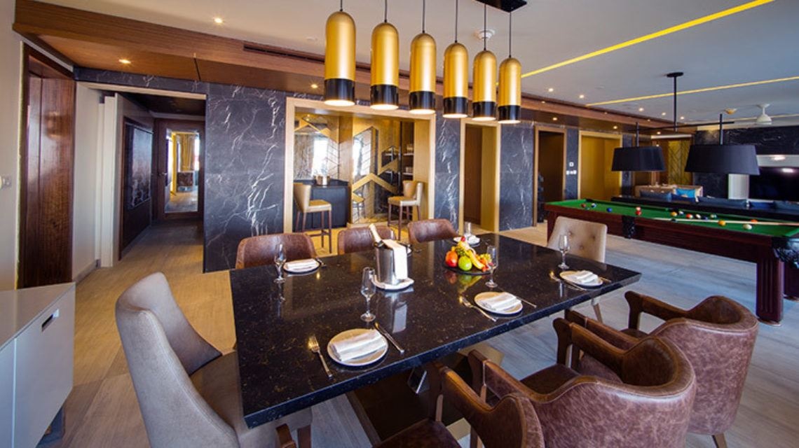 rooms-luxury-chairmans-four-bedroom-suite-ocean-front-diamond-club