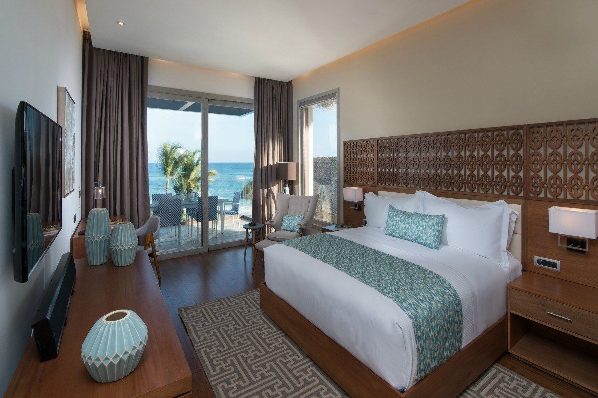 rooms-beachfront-one-bedroom-suite