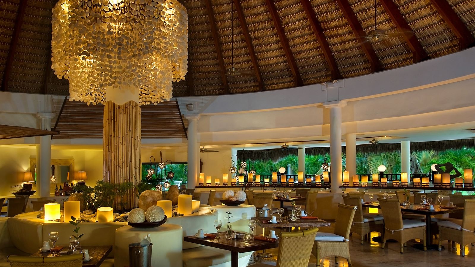 restaurants-riviera-only-for-the-level-guests