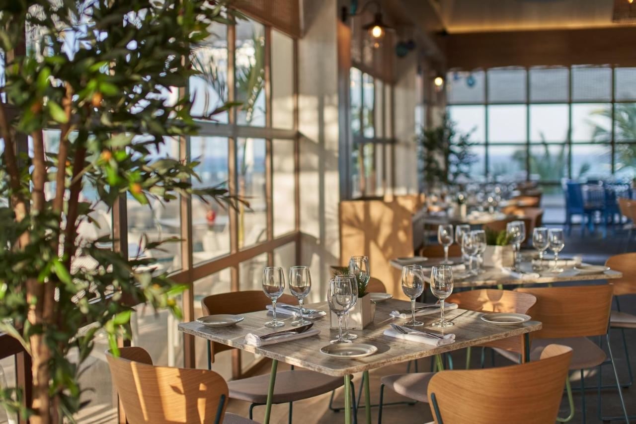 restaurants-the-fish-market-restaurant-+18